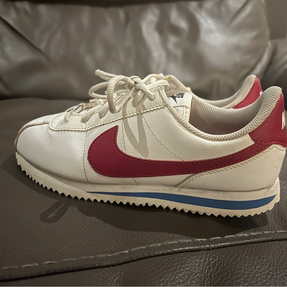 Nike Classic Cortez Sneaker- Womens 8/Youth 6